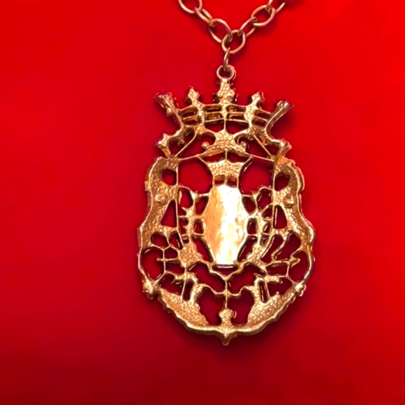 Vintage Royal Crown Heraldic 60s Necklace - Picture 5 of 6